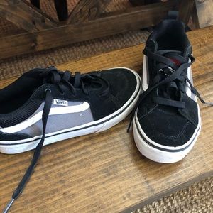 Boys vans size 4